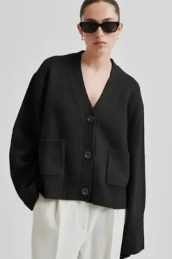 Alpha neuletakki, black