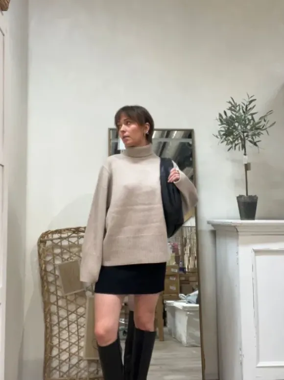 Alpha pooloneule, pumice stone