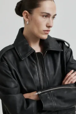Auras Leather Jacket, black
