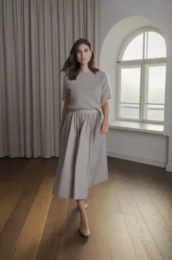 Claressa puuvillahame leveällä käänteellä, greige