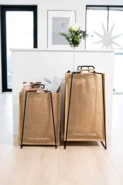 Everyday Design - Helsinki teline, musta