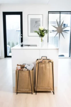 Everyday Design - Helsinki teline, musta