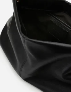 Flattered - Clay Clutch nahkaa, musta