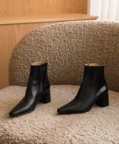 Flattered - Riley nilkkurit nahkaa, musta