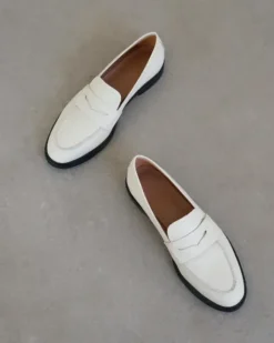 Flattered - Sara nahkaloaferit, creme