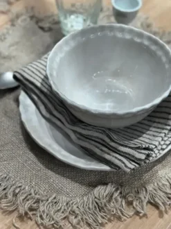 Fransie pellavatabletti hapsuilla