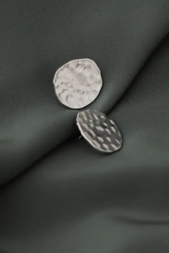 Gauhar - sculptural korvakorut, hopea