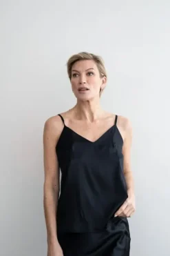 Gauhar - silkkitoppi v-neck, black