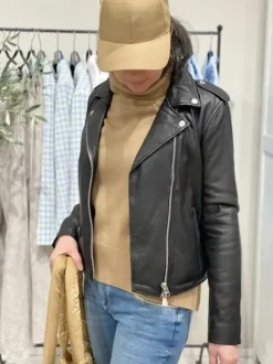 Human Scales - Eva musta lyhyempi nahkatakki