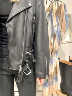 Human Scales - Leah nahkatakki, musta