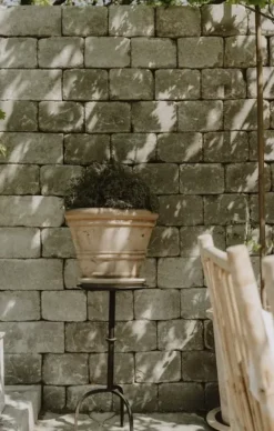 Ina sivupöytä black