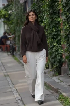 Karlee cashmere neule, dark chocolate