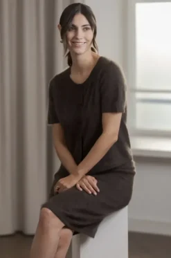 Karlia lyhythih cashmere neuletakki, dark chocolate