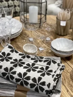 Olsson & Jensen - Eloise pöytäliina 150x300