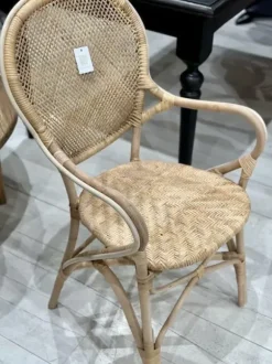 Olsson & Jensen - Lotta rottinkituoli käsinojilla