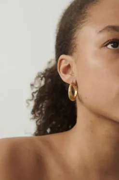 Pernille Corydon - Large Globe Huggies, hopea