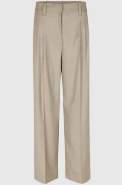 Second Female - Sharo New housut, roasted cashew