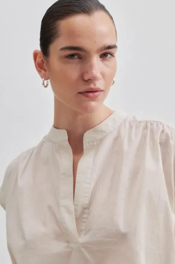 Second Female - Sittasol toppi, pumice stone