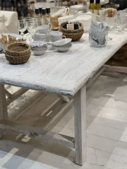 Snowdrops Copenhagen - ruokapöytä suorilla jaloilla 240cm #660, off white