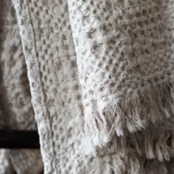 Tell Me More - Monti torkkupeitto, sand beige