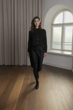 Tiana polvipituinen satiinihame, black