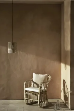 Tine K Home – lieriö rottinkivalaisin kattoon