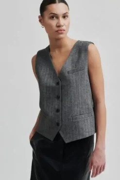 Waleria liivi, black