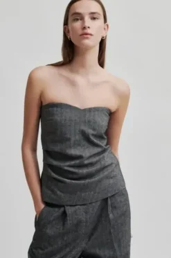 Waleria toppi, black