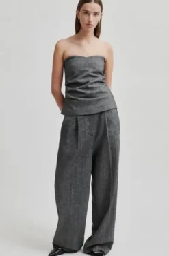 Waleria toppi, black